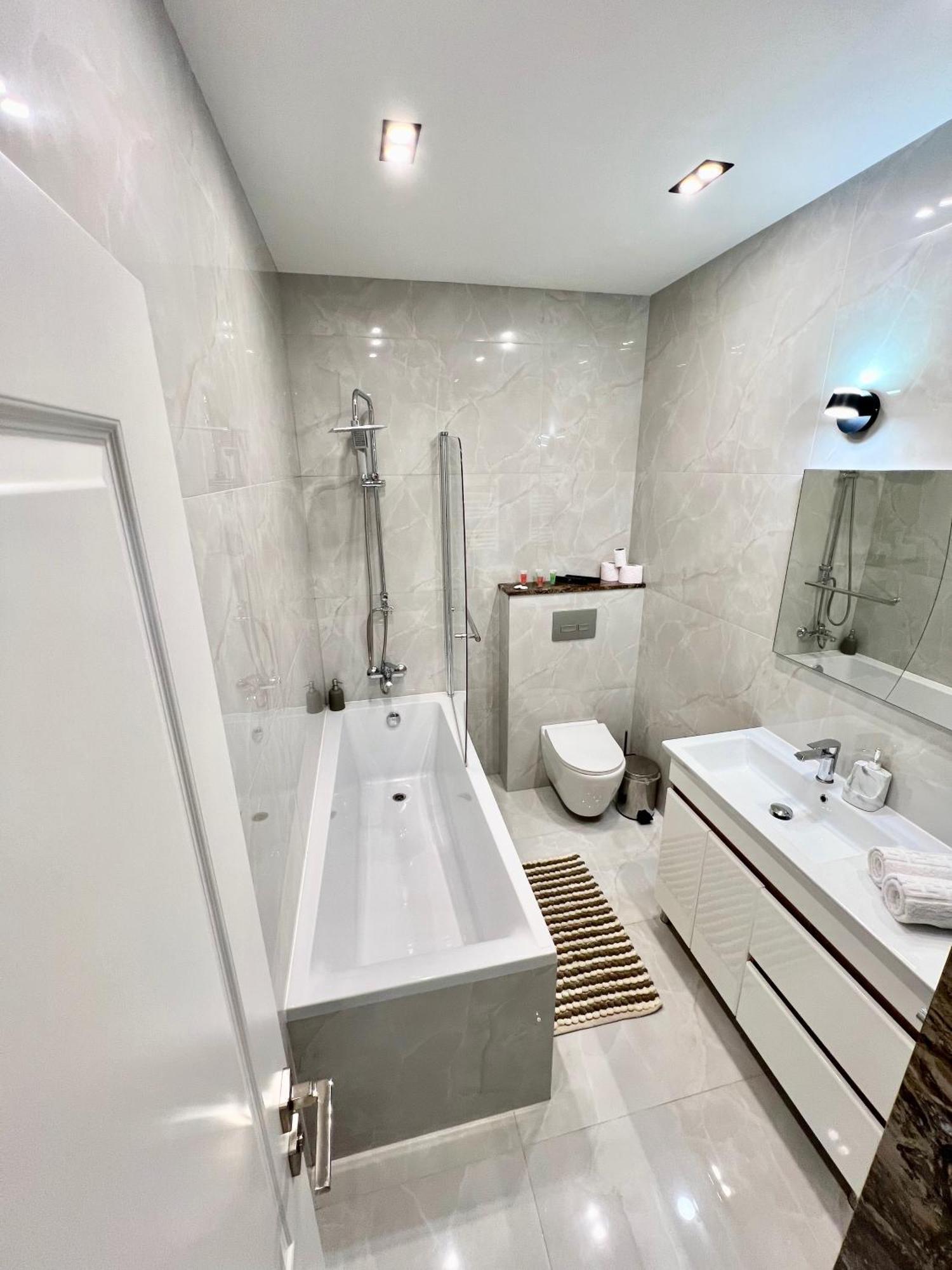 Apartament Airport คีชีเนา ภายนอก รูปภาพ